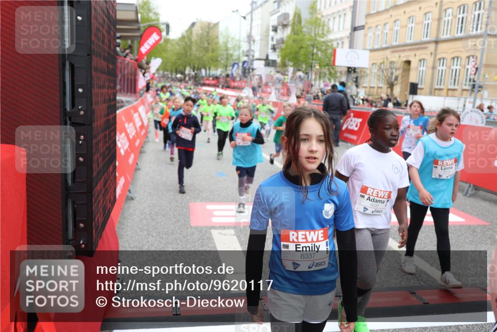 25.04.2026 - Das Zehntel Strokosch-Dieckow http://msf.ph/oto/9620117 25.04.2026 11:00:29 Ziel 5033, 5040, 5198, 5286, 5527, 5700, 5715, 5722, 5768, 5918, 5975, 6255, 6296, 6333, 6337, 6465, 6473, 6963, 7012, 7013, 7059, 7094, 7108, 7124, 7370, 7692, 7751, 7782, 7812, 7826, 7834 meine-sportfotos.de