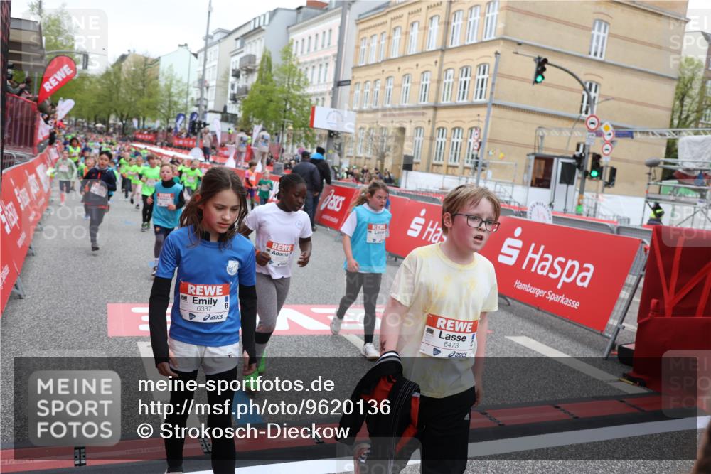 25.04.2026 - Das Zehntel Strokosch-Dieckow http://msf.ph/oto/9620136 25.04.2026 11:00:28 Ziel 5033, 5198, 5501, 5527, 5700, 5715, 5722, 5768, 5918, 5975, 6255, 6296, 6303, 6333, 6337, 6465, 6473, 6577, 6963, 7012, 7013, 7059, 7108, 7124, 7155, 7631, 7633, 7692, 7751, 7782, 7812, 7826, 7834 meine-sportfotos.de