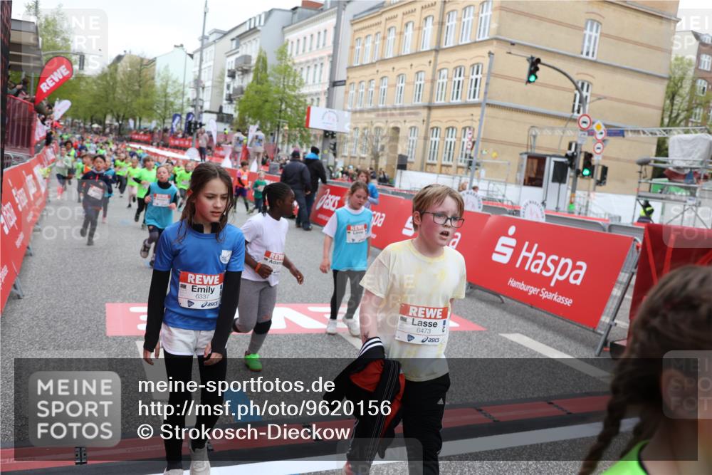 25.04.2026 - Das Zehntel Strokosch-Dieckow http://msf.ph/oto/9620156 25.04.2026 11:00:28 Ziel 5033, 5198, 5501, 5527, 5700, 5715, 5722, 5768, 5918, 5975, 6255, 6296, 6303, 6333, 6337, 6465, 6473, 6577, 6963, 7012, 7013, 7059, 7108, 7124, 7155, 7631, 7633, 7692, 7751, 7782, 7812, 7826, 7834 meine-sportfotos.de