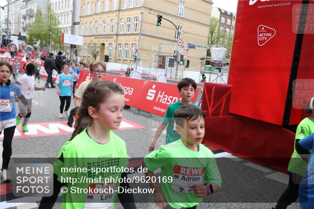 25.04.2026 - Das Zehntel Strokosch-Dieckow http://msf.ph/oto/9620169 25.04.2026 11:00:27 Ziel 5033, 5198, 5501, 5527, 5700, 5768, 5918, 5975, 6196, 6255, 6296, 6303, 6333, 6337, 6465, 6473, 6546, 6573, 6577, 6963, 6998, 7012, 7013, 7059, 7108, 7124, 7140, 7155, 7631, 7633, 7692, 7751, 7782, 7812, 7826 meine-sportfotos.de