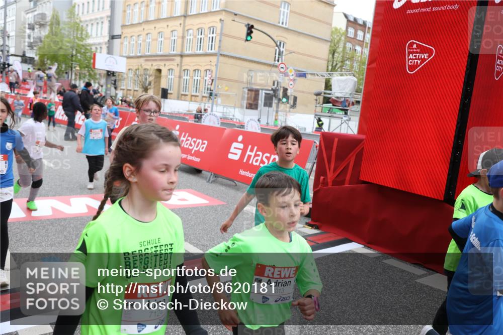 25.04.2026 - Das Zehntel Strokosch-Dieckow http://msf.ph/oto/9620181 25.04.2026 11:00:27 Ziel 5033, 5198, 5501, 5527, 5700, 5768, 5918, 5975, 6196, 6255, 6296, 6303, 6333, 6337, 6465, 6473, 6546, 6573, 6577, 6963, 6998, 7012, 7013, 7059, 7108, 7124, 7140, 7155, 7631, 7633, 7692, 7751, 7782, 7812, 7826 meine-sportfotos.de