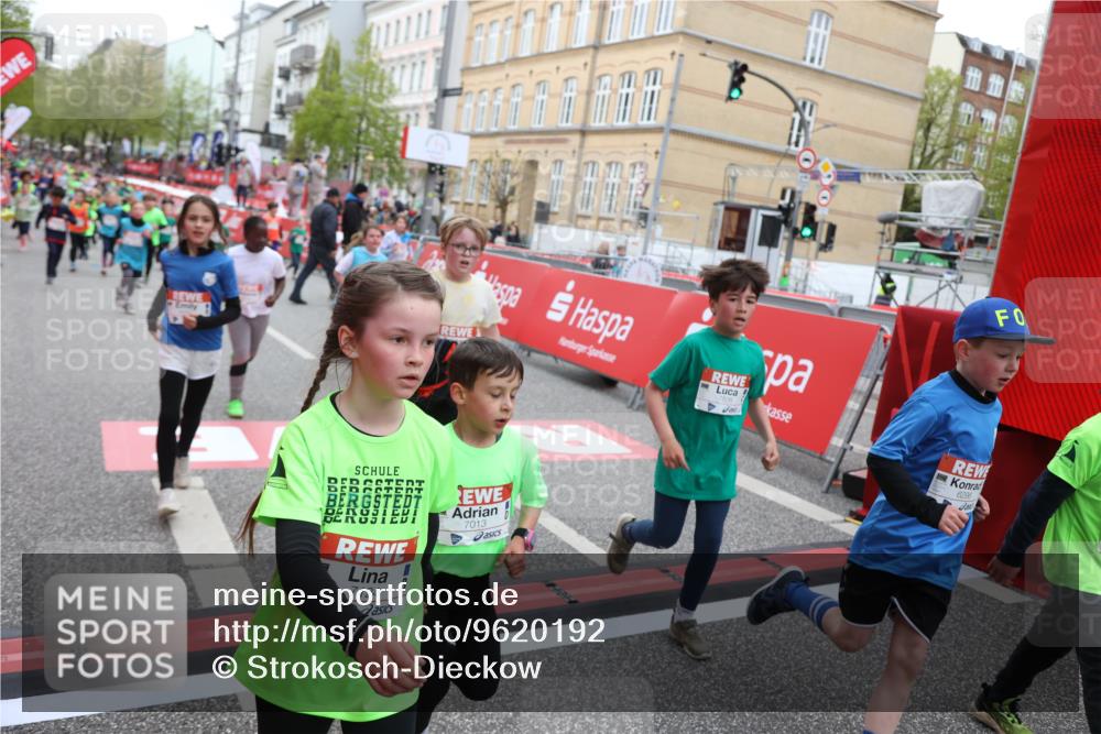 25.04.2026 - Das Zehntel Strokosch-Dieckow http://msf.ph/oto/9620192 25.04.2026 11:00:27 Ziel 5033, 5198, 5501, 5527, 5700, 5768, 5918, 5975, 6196, 6255, 6296, 6303, 6333, 6337, 6465, 6473, 6546, 6573, 6577, 6963, 6998, 7012, 7013, 7059, 7108, 7124, 7140, 7155, 7631, 7633, 7692, 7751, 7782, 7812, 7826 meine-sportfotos.de