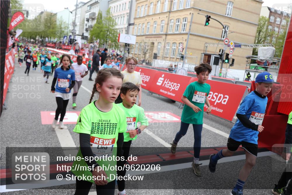 25.04.2026 - Das Zehntel Strokosch-Dieckow http://msf.ph/oto/9620206 25.04.2026 11:00:27 Ziel 5033, 5198, 5501, 5527, 5700, 5768, 5918, 5975, 6196, 6255, 6296, 6303, 6333, 6337, 6465, 6473, 6546, 6573, 6577, 6963, 6998, 7012, 7013, 7059, 7108, 7124, 7140, 7155, 7631, 7633, 7692, 7751, 7782, 7812, 7826 meine-sportfotos.de