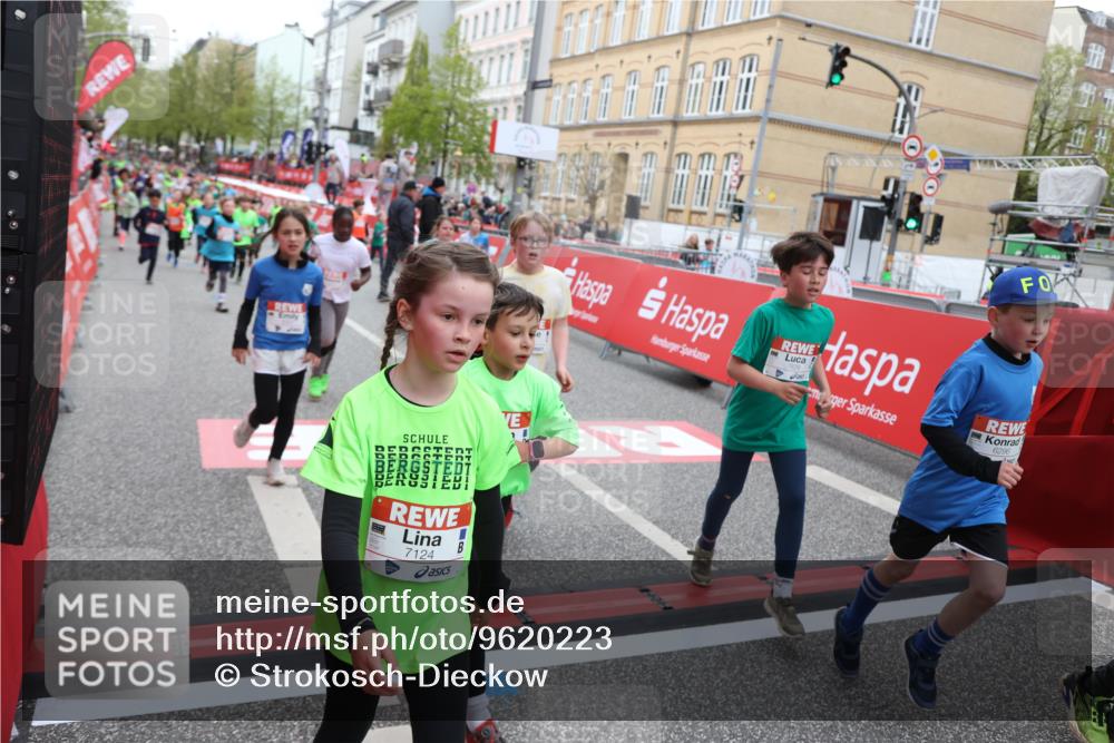 25.04.2026 - Das Zehntel Strokosch-Dieckow http://msf.ph/oto/9620223 25.04.2026 11:00:26 Ziel 5033, 5198, 5501, 5527, 5702, 5768, 5918, 5975, 6196, 6255, 6296, 6303, 6333, 6337, 6465, 6473, 6483, 6546, 6573, 6577, 6963, 6998, 7012, 7013, 7059, 7108, 7124, 7140, 7155, 7174, 7631, 7633, 7692, 7812, 7826, 7993 meine-sportfotos.de