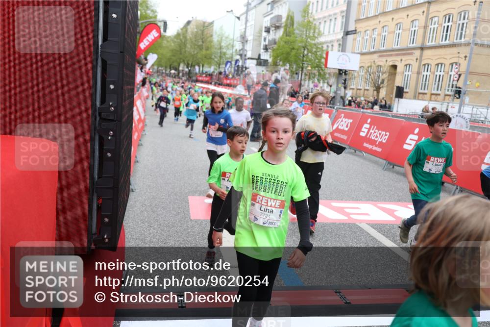 25.04.2026 - Das Zehntel Strokosch-Dieckow http://msf.ph/oto/9620254 25.04.2026 11:00:26 Ziel 5033, 5198, 5501, 5527, 5702, 5768, 5918, 5975, 6196, 6255, 6296, 6303, 6333, 6337, 6465, 6473, 6483, 6546, 6573, 6577, 6963, 6998, 7012, 7013, 7059, 7108, 7124, 7140, 7155, 7174, 7631, 7633, 7692, 7812, 7826, 7993 meine-sportfotos.de