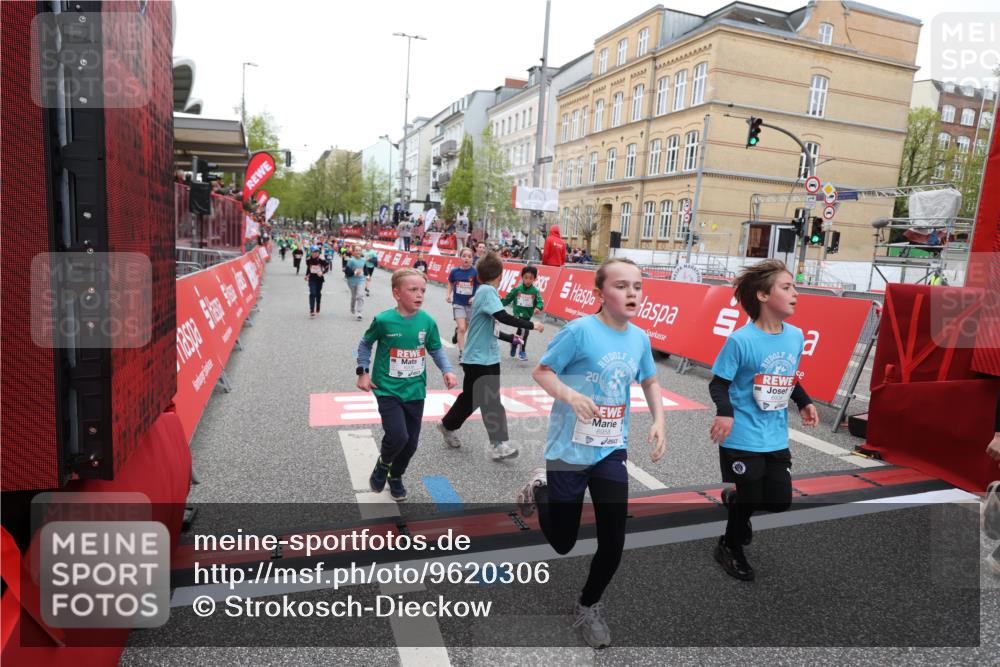 25.04.2026 - Das Zehntel Strokosch-Dieckow http://msf.ph/oto/9620306 25.04.2026 10:55:51 Ziel 5116, 5388, 5394, 5456, 5674, 5923, 5959, 6206, 6299, 6322, 6406, 6909, 6958, 7500, 7618, 7837, 7856, 7893 meine-sportfotos.de