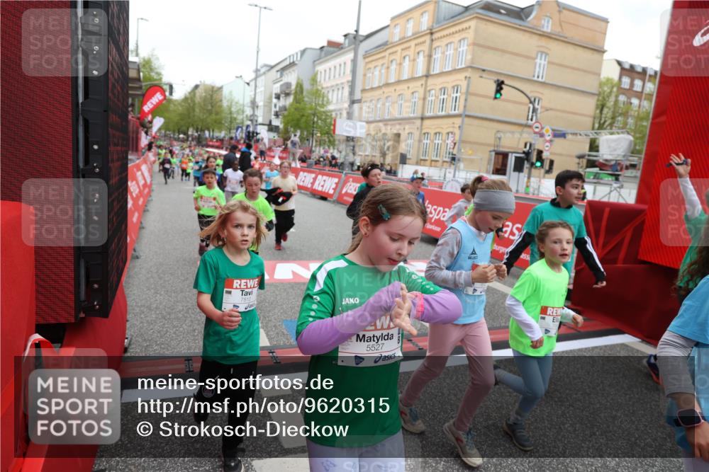 25.04.2026 - Das Zehntel Strokosch-Dieckow http://msf.ph/oto/9620315 25.04.2026 11:00:25 Ziel 5198, 5501, 5527, 5702, 5911, 5918, 5975, 6196, 6255, 6296, 6303, 6333, 6337, 6465, 6473, 6483, 6536, 6546, 6573, 6577, 6963, 6998, 7012, 7013, 7059, 7108, 7124, 7140, 7155, 7174, 7179, 7631, 7633, 7692, 7812, 7826, 7993 meine-sportfotos.de