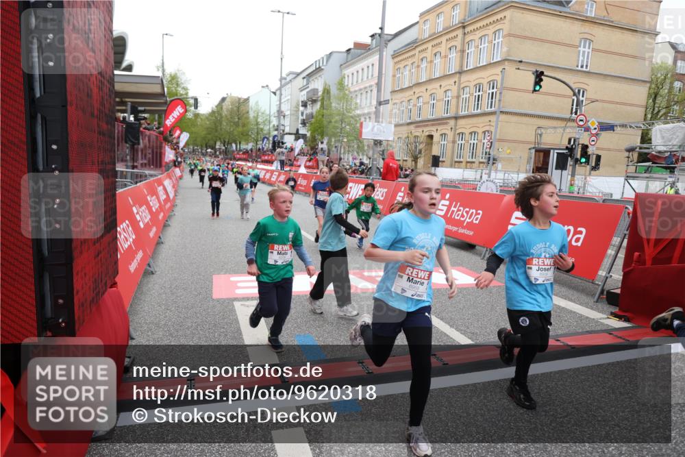 25.04.2026 - Das Zehntel Strokosch-Dieckow http://msf.ph/oto/9620318 25.04.2026 10:55:51 Ziel 5116, 5388, 5394, 5456, 5674, 5923, 5959, 6206, 6299, 6322, 6406, 6909, 6958, 7500, 7618, 7837, 7856, 7893 meine-sportfotos.de