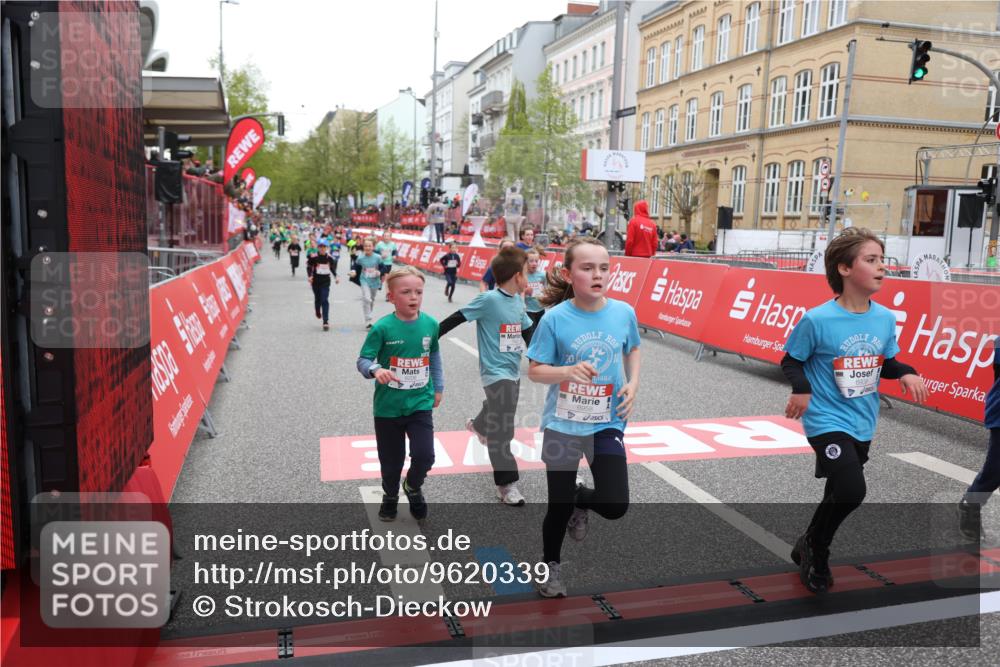 25.04.2026 - Das Zehntel Strokosch-Dieckow http://msf.ph/oto/9620339 25.04.2026 10:55:51 Ziel 5116, 5388, 5394, 5456, 5674, 5923, 5959, 6206, 6299, 6322, 6406, 6909, 6958, 7500, 7618, 7837, 7856, 7893 meine-sportfotos.de