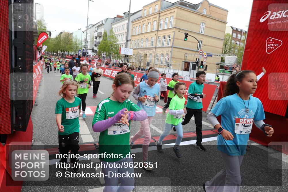 25.04.2026 - Das Zehntel Strokosch-Dieckow http://msf.ph/oto/9620351 25.04.2026 11:00:25 Ziel 5198, 5501, 5527, 5702, 5911, 5918, 5975, 6196, 6255, 6296, 6303, 6333, 6337, 6465, 6473, 6483, 6536, 6546, 6573, 6577, 6963, 6998, 7012, 7013, 7059, 7108, 7124, 7140, 7155, 7174, 7179, 7631, 7633, 7692, 7812, 7826, 7993 meine-sportfotos.de