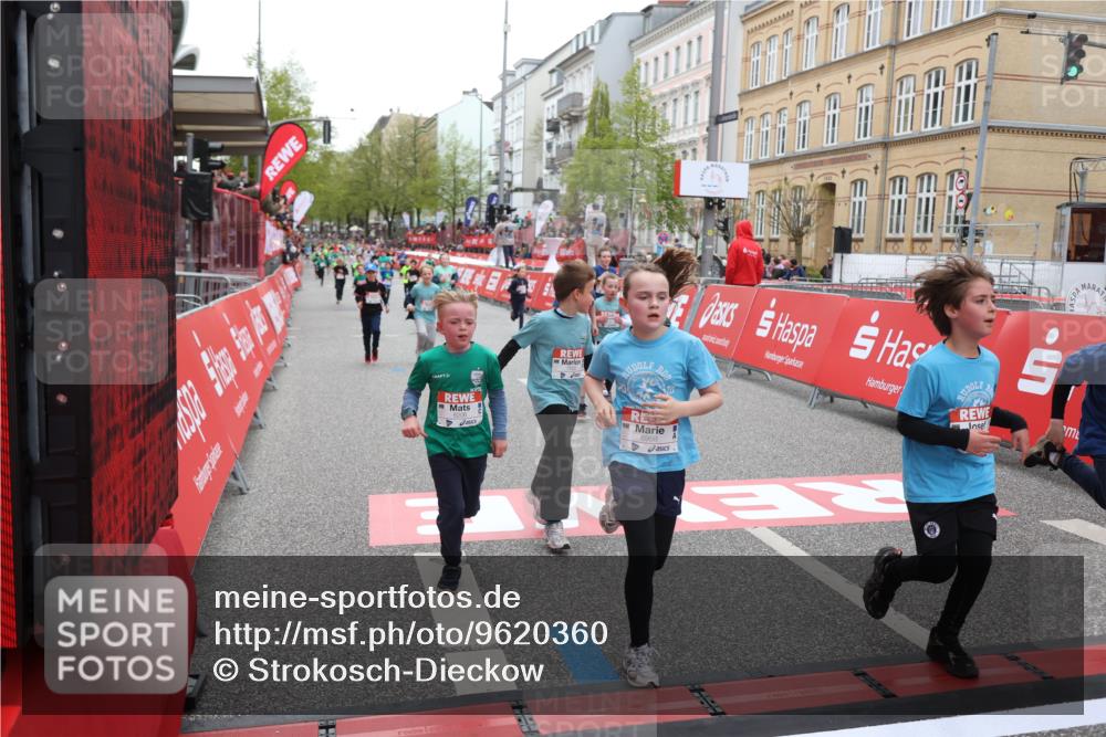 25.04.2026 - Das Zehntel Strokosch-Dieckow http://msf.ph/oto/9620360 25.04.2026 10:55:51 Ziel 5116, 5388, 5394, 5456, 5674, 5923, 5959, 6206, 6299, 6322, 6406, 6909, 6958, 7500, 7618, 7837, 7856, 7893 meine-sportfotos.de