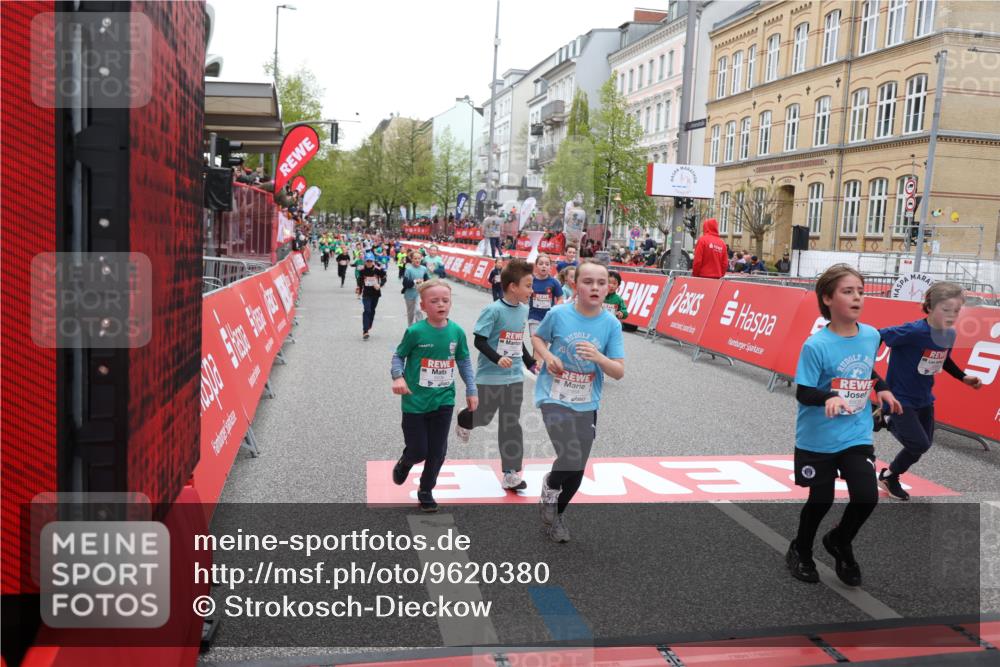 25.04.2026 - Das Zehntel Strokosch-Dieckow http://msf.ph/oto/9620380 25.04.2026 10:55:51 Ziel 5116, 5388, 5394, 5456, 5674, 5923, 5959, 6206, 6299, 6322, 6406, 6909, 6958, 7500, 7618, 7837, 7856, 7893 meine-sportfotos.de