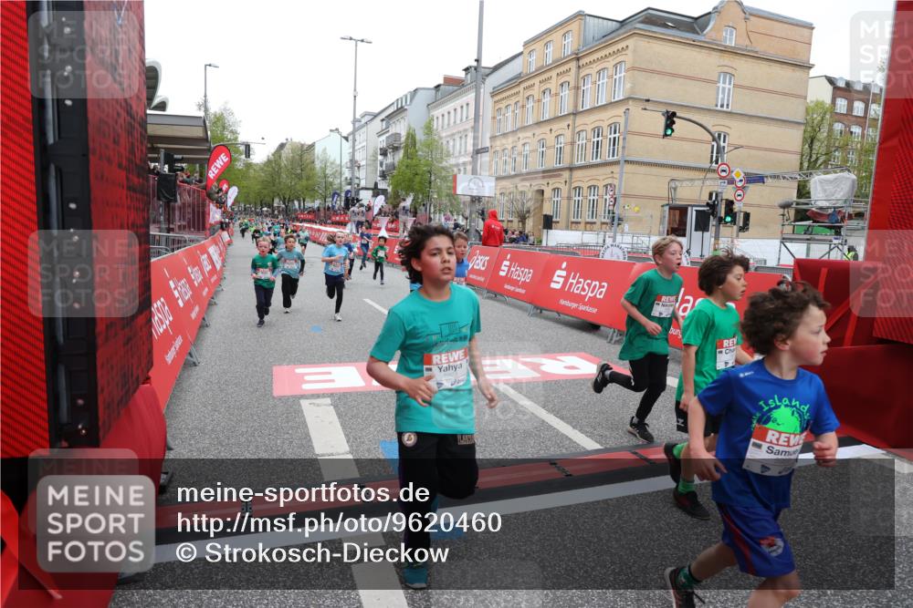 25.04.2026 - Das Zehntel Strokosch-Dieckow http://msf.ph/oto/9620460 25.04.2026 10:55:49 Ziel 5116, 5388, 5798, 5923, 5959, 6206, 6299, 6322, 6404, 6406, 6909, 6958, 7500, 7837, 7856, 7893 meine-sportfotos.de