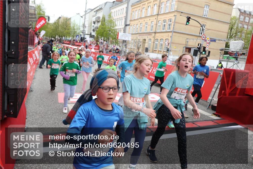 25.04.2026 - Das Zehntel Strokosch-Dieckow http://msf.ph/oto/9620495 25.04.2026 11:00:23 Ziel 5501, 5527, 5702, 5799, 5911, 5918, 5972, 5975, 6196, 6255, 6285, 6303, 6333, 6465, 6483, 6536, 6541, 6546, 6573, 6577, 6581, 6584, 6597, 6963, 6998, 7012, 7059, 7108, 7124, 7140, 7155, 7174, 7179, 7631, 7633, 7692, 7812, 7993 meine-sportfotos.de