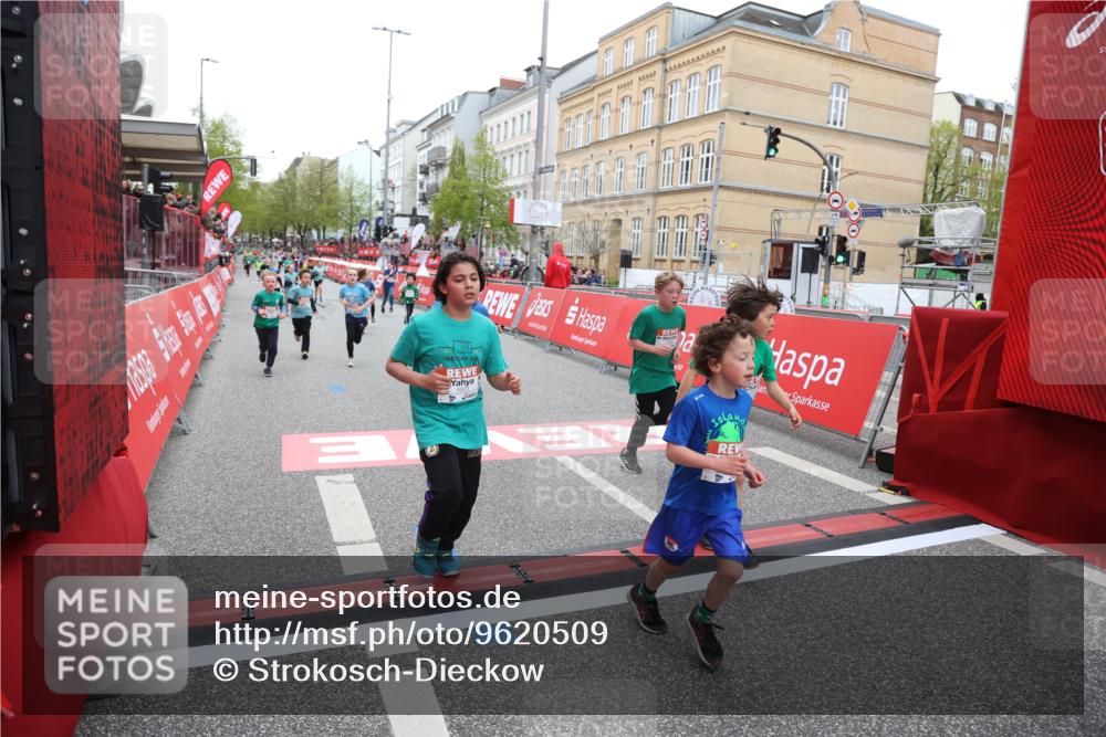 25.04.2026 - Das Zehntel Strokosch-Dieckow http://msf.ph/oto/9620509 25.04.2026 10:55:49 Ziel 5116, 5388, 5798, 5923, 5959, 6206, 6299, 6322, 6404, 6406, 6909, 6958, 7500, 7837, 7856, 7893 meine-sportfotos.de