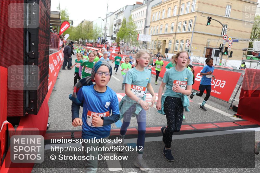 25.04.2026 - Das Zehntel Strokosch-Dieckow http://msf.ph/oto/9620512 25.04.2026 11:00:23 Ziel 5501, 5527, 5702, 5799, 5911, 5918, 5972, 5975, 6196, 6255, 6285, 6303, 6333, 6465, 6483, 6536, 6541, 6546, 6573, 6577, 6581, 6584, 6597, 6963, 6998, 7012, 7059, 7108, 7124, 7140, 7155, 7174, 7179, 7631, 7633, 7692, 7812, 7993 meine-sportfotos.de