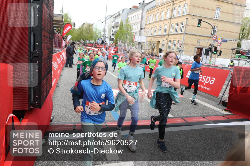 25.04.2026 - Das Zehntel Strokosch-Dieckow http://msf.ph/oto/9620527 25.04.2026 11:00:23 Ziel 5501, 5527, 5702, 5799, 5911, 5918, 5972, 5975, 6196, 6255, 6285, 6303, 6333, 6465, 6483, 6536, 6541, 6546, 6573, 6577, 6581, 6584, 6597, 6963, 6998, 7012, 7059, 7108, 7124, 7140, 7155, 7174, 7179, 7631, 7633, 7692, 7812, 7993 meine-sportfotos.de