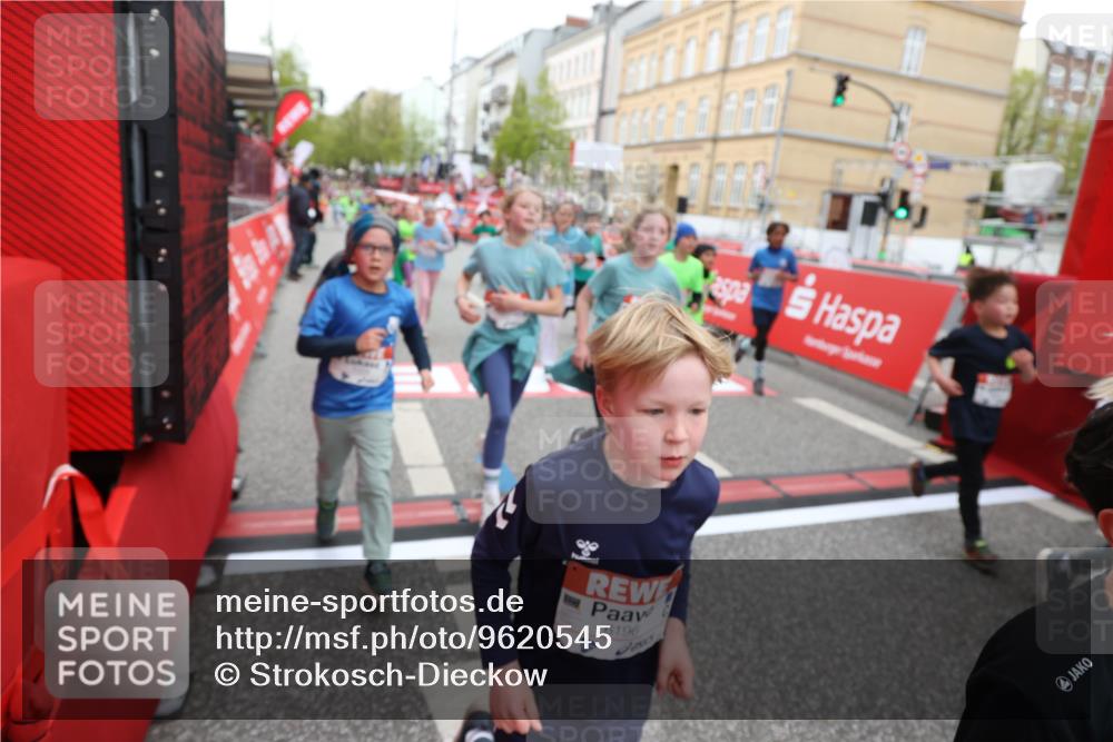 25.04.2026 - Das Zehntel Strokosch-Dieckow http://msf.ph/oto/9620545 25.04.2026 11:00:23 Ziel 5501, 5527, 5702, 5799, 5911, 5918, 5972, 5975, 6196, 6255, 6285, 6303, 6333, 6465, 6483, 6536, 6541, 6546, 6573, 6577, 6581, 6584, 6597, 6963, 6998, 7012, 7059, 7108, 7124, 7140, 7155, 7174, 7179, 7631, 7633, 7692, 7812, 7993 meine-sportfotos.de