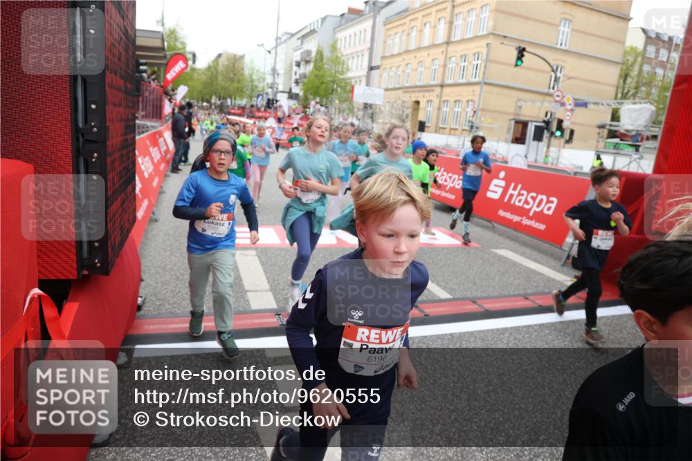 25.04.2026 - Das Zehntel Strokosch-Dieckow http://msf.ph/oto/9620555 25.04.2026 11:00:23 Ziel 5501, 5527, 5702, 5799, 5911, 5918, 5972, 5975, 6196, 6255, 6285, 6303, 6333, 6465, 6483, 6536, 6541, 6546, 6573, 6577, 6581, 6584, 6597, 6963, 6998, 7012, 7059, 7108, 7124, 7140, 7155, 7174, 7179, 7631, 7633, 7692, 7812, 7993 meine-sportfotos.de