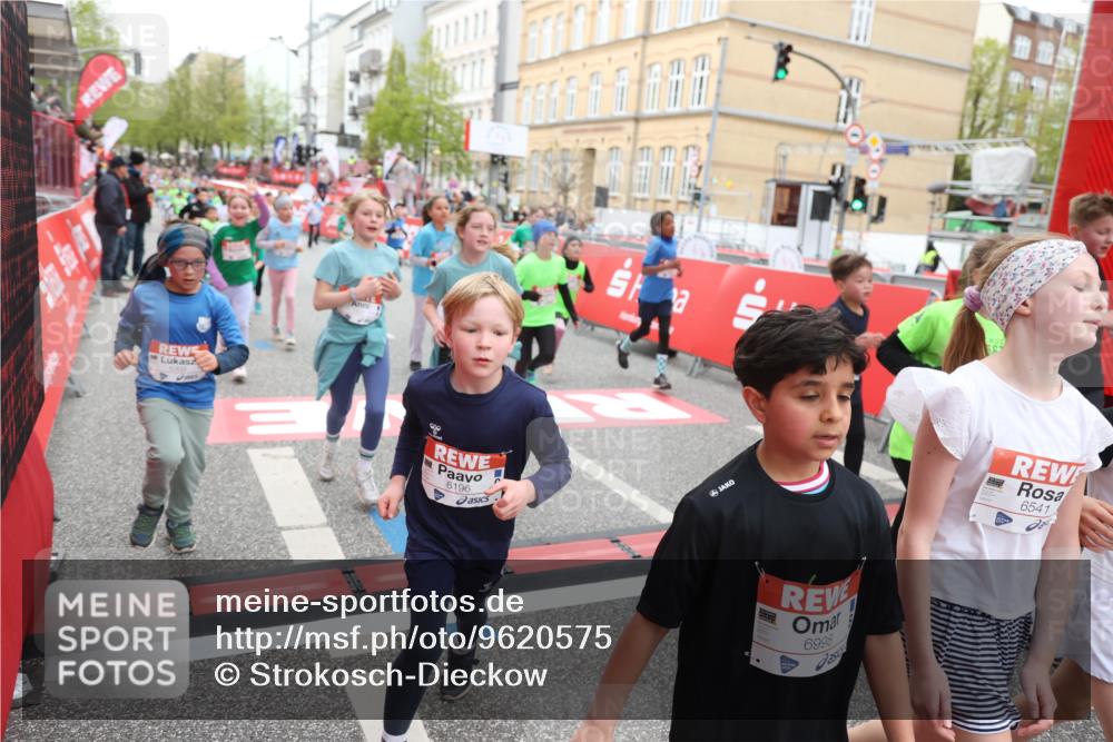 25.04.2026 - Das Zehntel Strokosch-Dieckow http://msf.ph/oto/9620575 25.04.2026 11:00:23 Ziel 5501, 5527, 5702, 5799, 5911, 5918, 5972, 5975, 6196, 6255, 6285, 6303, 6333, 6465, 6483, 6536, 6541, 6546, 6573, 6577, 6581, 6584, 6597, 6963, 6998, 7012, 7059, 7108, 7124, 7140, 7155, 7174, 7179, 7631, 7633, 7692, 7812, 7993 meine-sportfotos.de
