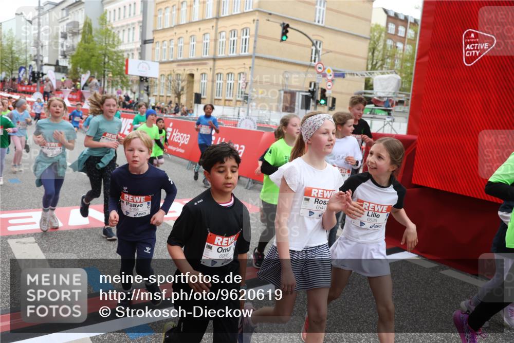 25.04.2026 - Das Zehntel Strokosch-Dieckow http://msf.ph/oto/9620619 25.04.2026 11:00:22 Ziel 5340, 5501, 5527, 5702, 5799, 5911, 5918, 5951, 5972, 5975, 6196, 6285, 6303, 6333, 6465, 6483, 6536, 6541, 6546, 6573, 6577, 6581, 6584, 6597, 6963, 6998, 7059, 7108, 7140, 7155, 7174, 7179, 7631, 7633, 7692, 7812, 7993 meine-sportfotos.de