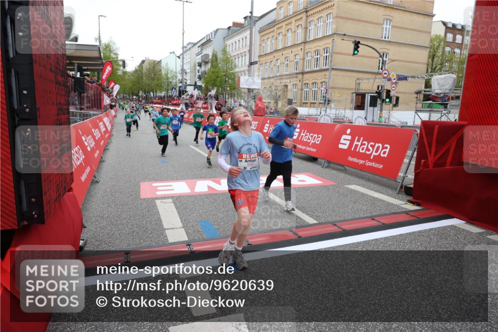 25.04.2026 - Das Zehntel Strokosch-Dieckow http://msf.ph/oto/9620639 25.04.2026 10:55:47 Ziel 5116, 5370, 5798, 5857, 5923, 5959, 6322, 6404, 6406, 7837, 7856, 7893 meine-sportfotos.de