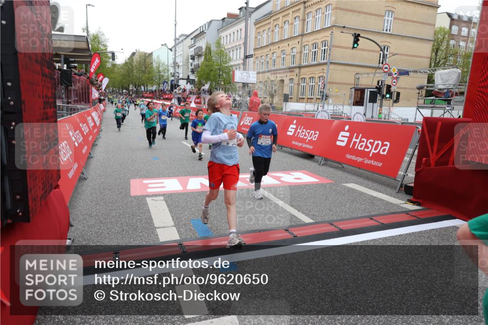 25.04.2026 - Das Zehntel Strokosch-Dieckow http://msf.ph/oto/9620650 25.04.2026 10:55:47 Ziel 5116, 5370, 5798, 5857, 5923, 5959, 6322, 6404, 6406, 7837, 7856, 7893 meine-sportfotos.de