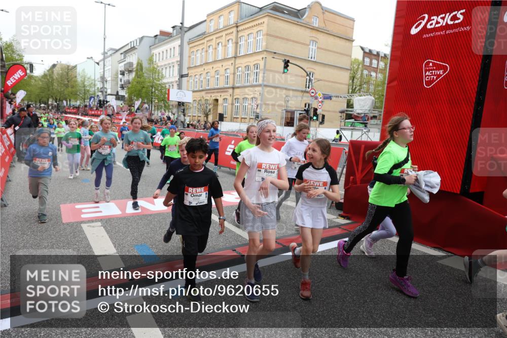 25.04.2026 - Das Zehntel Strokosch-Dieckow http://msf.ph/oto/9620655 25.04.2026 11:00:22 Ziel 5340, 5501, 5527, 5702, 5799, 5911, 5918, 5951, 5972, 5975, 6196, 6285, 6303, 6333, 6465, 6483, 6536, 6541, 6546, 6573, 6577, 6581, 6584, 6597, 6963, 6998, 7059, 7108, 7140, 7155, 7174, 7179, 7631, 7633, 7692, 7812, 7993 meine-sportfotos.de