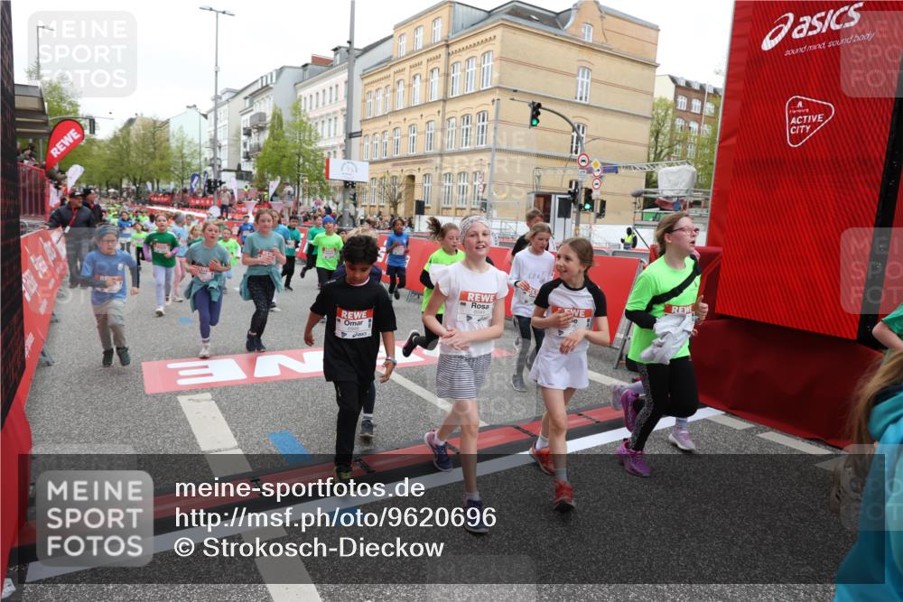 25.04.2026 - Das Zehntel Strokosch-Dieckow http://msf.ph/oto/9620696 25.04.2026 11:00:22 Ziel 5340, 5501, 5527, 5702, 5799, 5911, 5918, 5951, 5972, 5975, 6196, 6285, 6303, 6333, 6465, 6483, 6536, 6541, 6546, 6573, 6577, 6581, 6584, 6597, 6963, 6998, 7059, 7108, 7140, 7155, 7174, 7179, 7631, 7633, 7692, 7812, 7993 meine-sportfotos.de