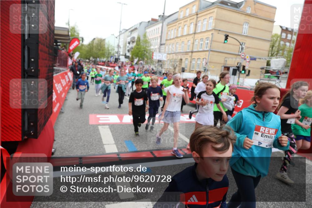 25.04.2026 - Das Zehntel Strokosch-Dieckow http://msf.ph/oto/9620728 25.04.2026 11:00:21 Ziel 5340, 5501, 5702, 5799, 5911, 5951, 5972, 5975, 6196, 6285, 6303, 6333, 6483, 6536, 6541, 6546, 6573, 6577, 6581, 6584, 6597, 6998, 7108, 7140, 7155, 7174, 7179, 7286, 7631, 7633, 7993 meine-sportfotos.de