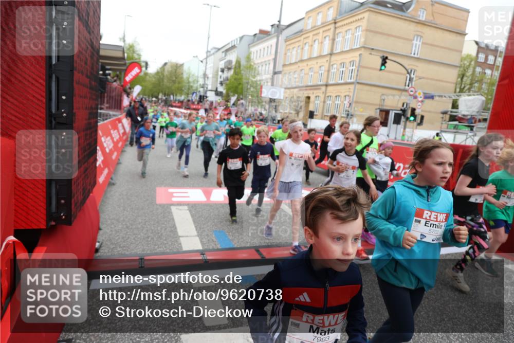 25.04.2026 - Das Zehntel Strokosch-Dieckow http://msf.ph/oto/9620738 25.04.2026 11:00:21 Ziel 5340, 5501, 5702, 5799, 5911, 5951, 5972, 5975, 6196, 6285, 6303, 6333, 6483, 6536, 6541, 6546, 6573, 6577, 6581, 6584, 6597, 6998, 7108, 7140, 7155, 7174, 7179, 7286, 7631, 7633, 7993 meine-sportfotos.de