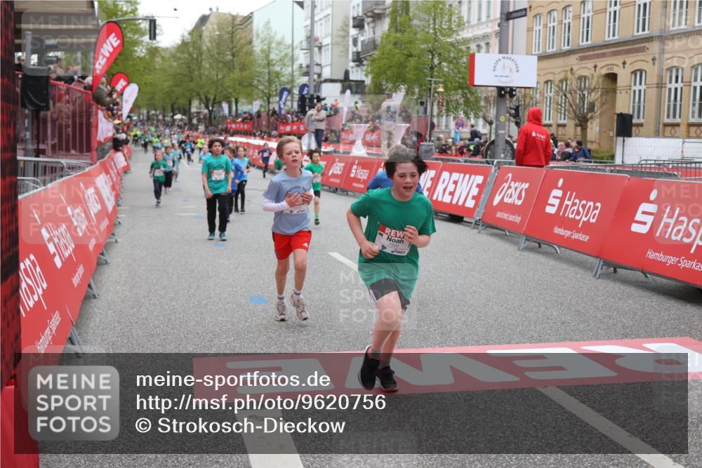 25.04.2026 - Das Zehntel Strokosch-Dieckow http://msf.ph/oto/9620756 25.04.2026 10:55:45 Ziel 5370, 5726, 5798, 5857, 6217, 6322, 6404, 6406, 7893 meine-sportfotos.de