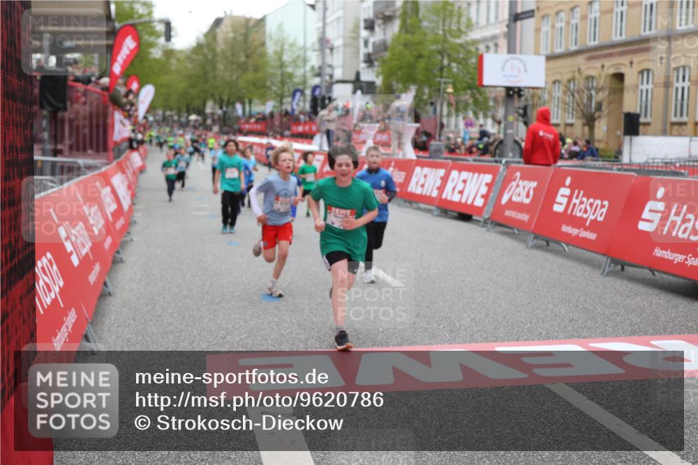 25.04.2026 - Das Zehntel Strokosch-Dieckow http://msf.ph/oto/9620786 25.04.2026 10:55:45 Ziel 5370, 5726, 5798, 5857, 6217, 6322, 6404, 6406, 7893 meine-sportfotos.de