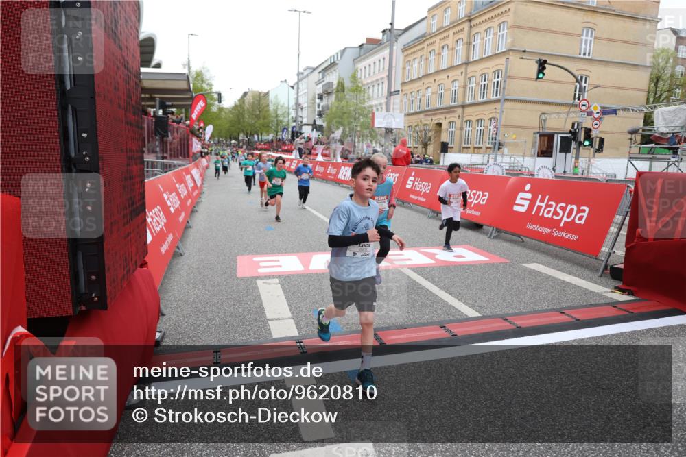 25.04.2026 - Das Zehntel Strokosch-Dieckow http://msf.ph/oto/9620810 25.04.2026 10:55:44 Ziel 5370, 5726, 5798, 5802, 5857, 6217, 6404, 6406, 6666, 6748, 7893 meine-sportfotos.de