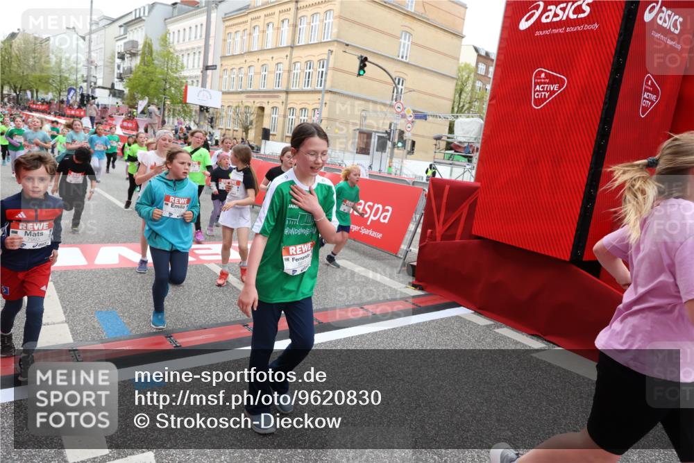 25.04.2026 - Das Zehntel Strokosch-Dieckow http://msf.ph/oto/9620830 25.04.2026 11:00:20 Ziel 5340, 5501, 5649, 5702, 5799, 5911, 5951, 5972, 6196, 6285, 6303, 6483, 6536, 6541, 6546, 6573, 6577, 6581, 6584, 6597, 6950, 6998, 7140, 7155, 7174, 7179, 7286, 7298, 7631, 7633, 7993 meine-sportfotos.de