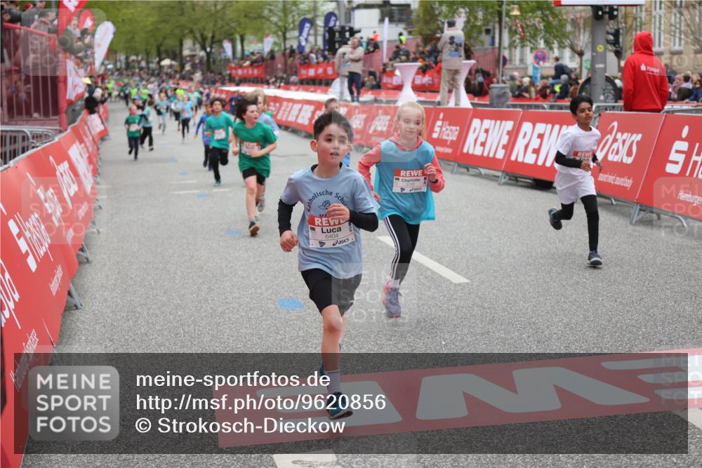 25.04.2026 - Das Zehntel Strokosch-Dieckow http://msf.ph/oto/9620856 25.04.2026 10:55:43 Ziel 5370, 5726, 5798, 5802, 5857, 6026, 6217, 6404, 6666, 6748, 7893, 7925 meine-sportfotos.de