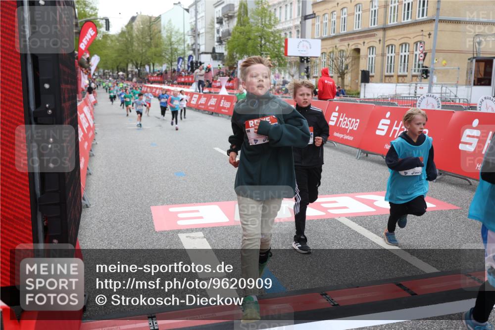 25.04.2026 - Das Zehntel Strokosch-Dieckow http://msf.ph/oto/9620909 25.04.2026 10:55:39 Ziel 5108, 5360, 5370, 5726, 5802, 5805, 6026, 6217, 6499, 6539, 6636, 6653, 6666, 6748, 7130, 7925 meine-sportfotos.de