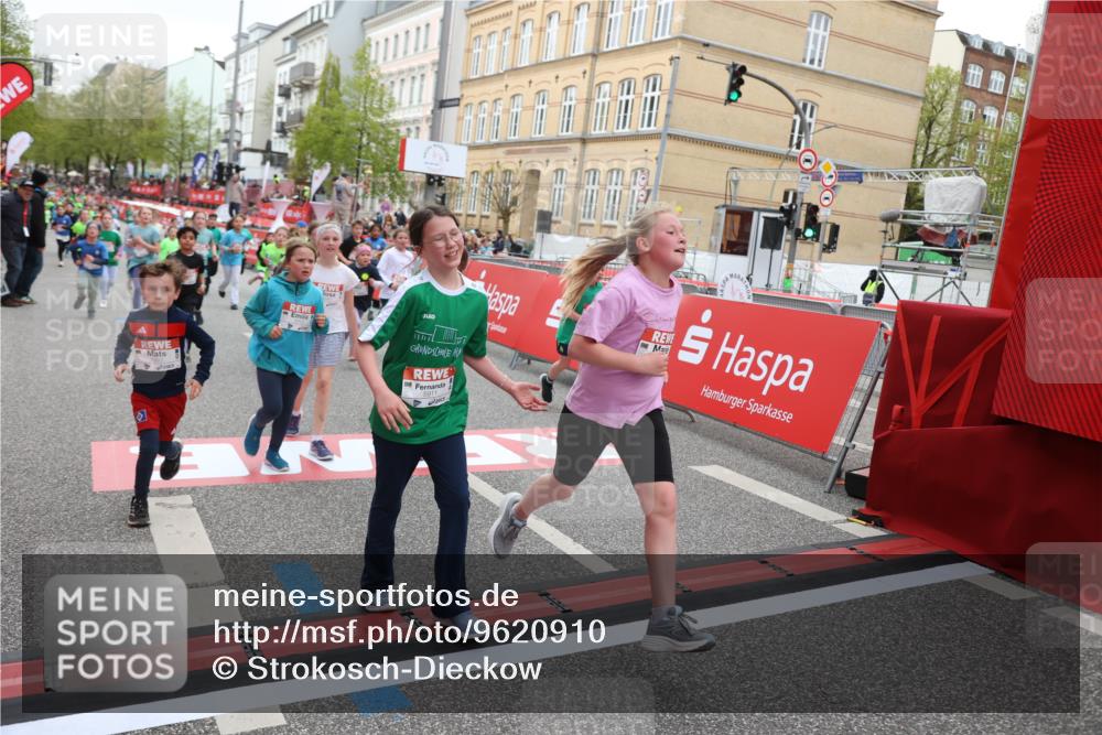 25.04.2026 - Das Zehntel Strokosch-Dieckow http://msf.ph/oto/9620910 25.04.2026 11:00:19 Ziel 5340, 5525, 5649, 5702, 5799, 5858, 5911, 5951, 5972, 6196, 6285, 6483, 6536, 6541, 6546, 6573, 6581, 6584, 6597, 6602, 6950, 6998, 7140, 7174, 7179, 7219, 7286, 7298, 7993 meine-sportfotos.de