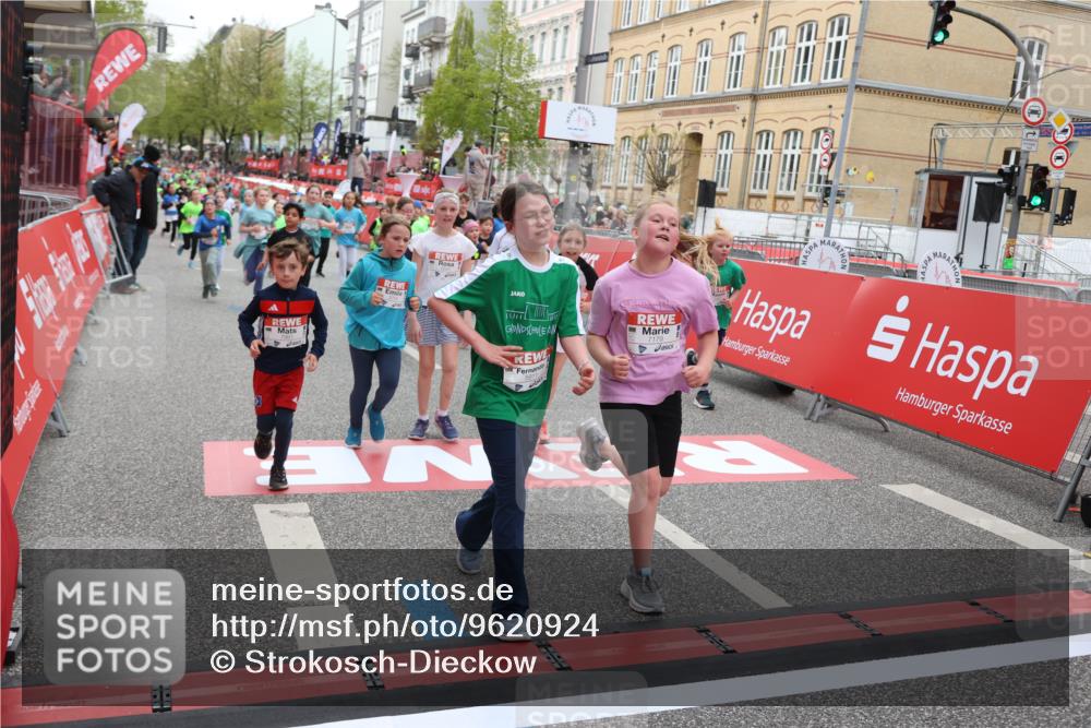 25.04.2026 - Das Zehntel Strokosch-Dieckow http://msf.ph/oto/9620924 25.04.2026 11:00:19 Ziel 5340, 5525, 5649, 5702, 5799, 5858, 5911, 5951, 5972, 6196, 6285, 6483, 6536, 6541, 6546, 6573, 6581, 6584, 6597, 6602, 6950, 6998, 7140, 7174, 7179, 7219, 7286, 7298, 7993 meine-sportfotos.de