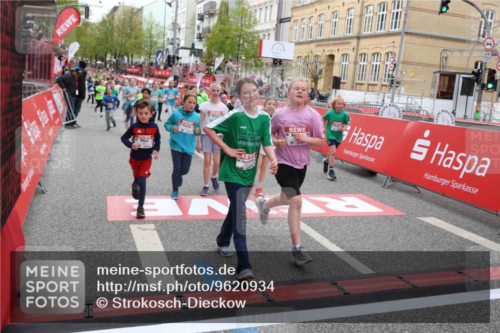 25.04.2026 - Das Zehntel Strokosch-Dieckow http://msf.ph/oto/9620934 25.04.2026 11:00:19 Ziel 5340, 5525, 5649, 5702, 5799, 5858, 5911, 5951, 5972, 6196, 6285, 6483, 6536, 6541, 6546, 6573, 6581, 6584, 6597, 6602, 6950, 6998, 7140, 7174, 7179, 7219, 7286, 7298, 7993 meine-sportfotos.de