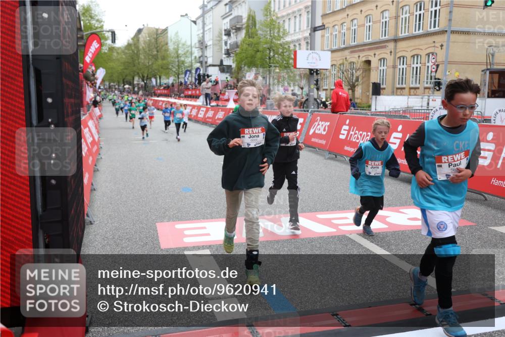 25.04.2026 - Das Zehntel Strokosch-Dieckow http://msf.ph/oto/9620941 25.04.2026 10:55:39 Ziel 5108, 5360, 5370, 5726, 5802, 5805, 6026, 6217, 6499, 6539, 6636, 6653, 6666, 6748, 7130, 7925 meine-sportfotos.de