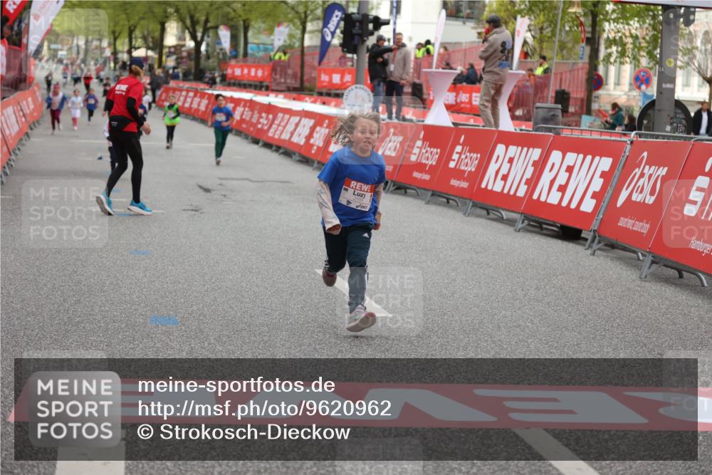 25.04.2026 - Das Zehntel Strokosch-Dieckow http://msf.ph/oto/9620962 25.04.2026 09:14:02 Ziel 2083, 2102 meine-sportfotos.de