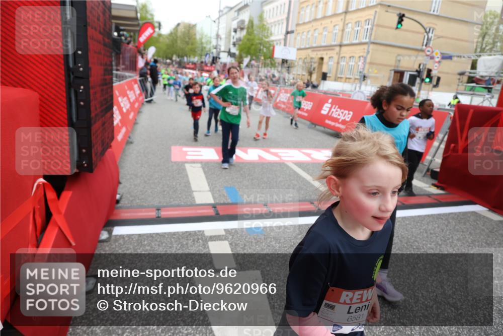25.04.2026 - Das Zehntel Strokosch-Dieckow http://msf.ph/oto/9620966 25.04.2026 11:00:18 Ziel 5340, 5525, 5649, 5702, 5799, 5858, 5911, 5951, 5972, 6285, 6483, 6536, 6541, 6581, 6584, 6597, 6602, 6950, 7174, 7179, 7219, 7286, 7298, 7993 meine-sportfotos.de