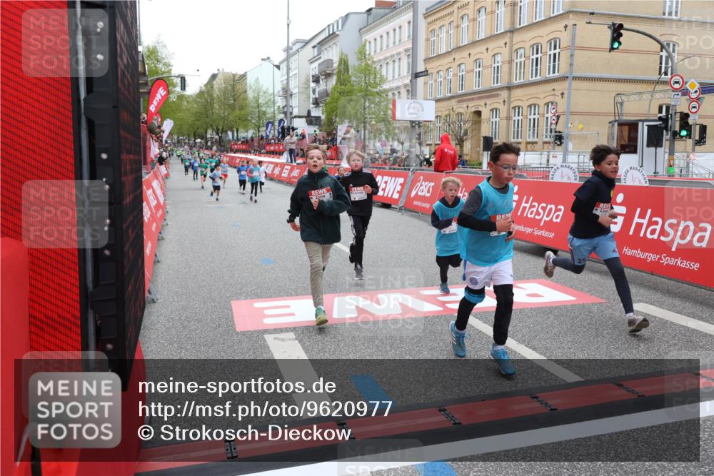 25.04.2026 - Das Zehntel Strokosch-Dieckow http://msf.ph/oto/9620977 25.04.2026 10:55:38 Ziel 5108, 5360, 5726, 5802, 5805, 6026, 6217, 6499, 6539, 6543, 6636, 6653, 6666, 6748, 7130, 7925 meine-sportfotos.de