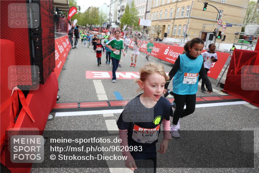 25.04.2026 - Das Zehntel Strokosch-Dieckow http://msf.ph/oto/9620983 25.04.2026 11:00:18 Ziel 5340, 5525, 5649, 5702, 5799, 5858, 5911, 5951, 5972, 6285, 6483, 6536, 6541, 6581, 6584, 6597, 6602, 6950, 7174, 7179, 7219, 7286, 7298, 7993 meine-sportfotos.de