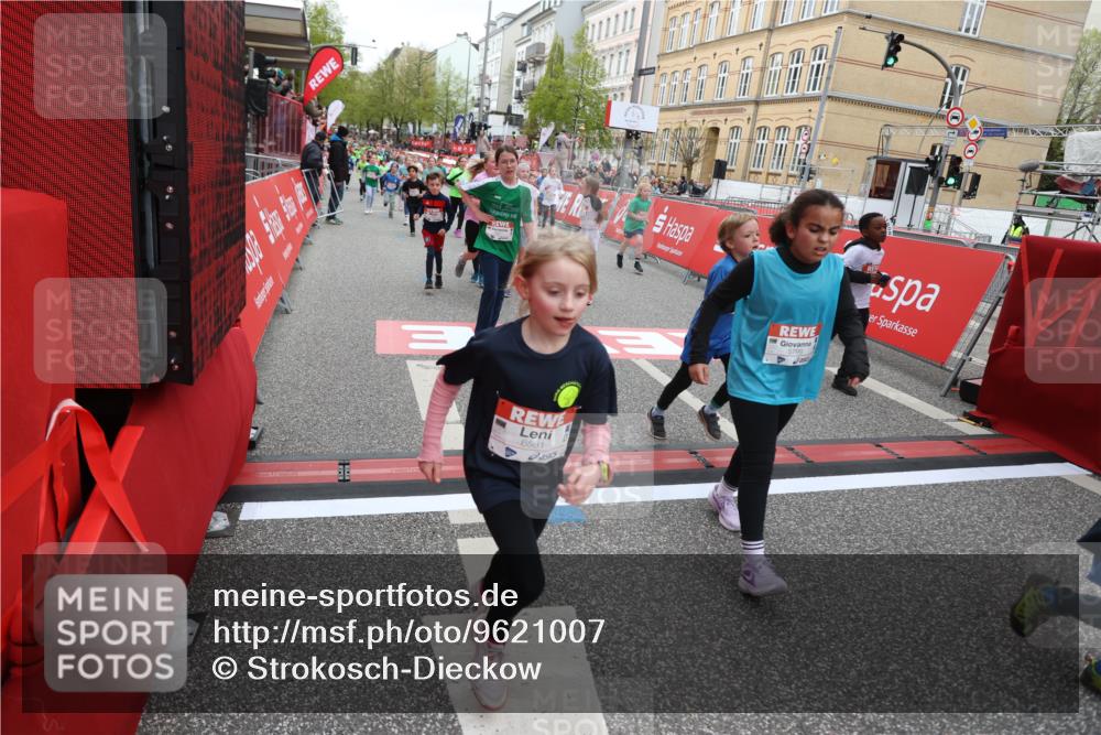 25.04.2026 - Das Zehntel Strokosch-Dieckow http://msf.ph/oto/9621007 25.04.2026 11:00:18 Ziel 5340, 5525, 5649, 5702, 5799, 5858, 5911, 5951, 5972, 6285, 6483, 6536, 6541, 6581, 6584, 6597, 6602, 6950, 7174, 7179, 7219, 7286, 7298, 7993 meine-sportfotos.de