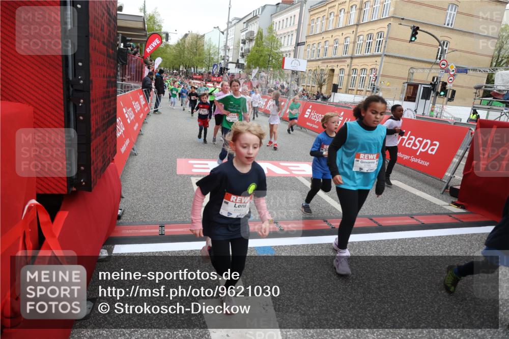 25.04.2026 - Das Zehntel Strokosch-Dieckow http://msf.ph/oto/9621030 25.04.2026 11:00:18 Ziel 5340, 5525, 5649, 5702, 5799, 5858, 5911, 5951, 5972, 6285, 6483, 6536, 6541, 6581, 6584, 6597, 6602, 6950, 7174, 7179, 7219, 7286, 7298, 7993 meine-sportfotos.de