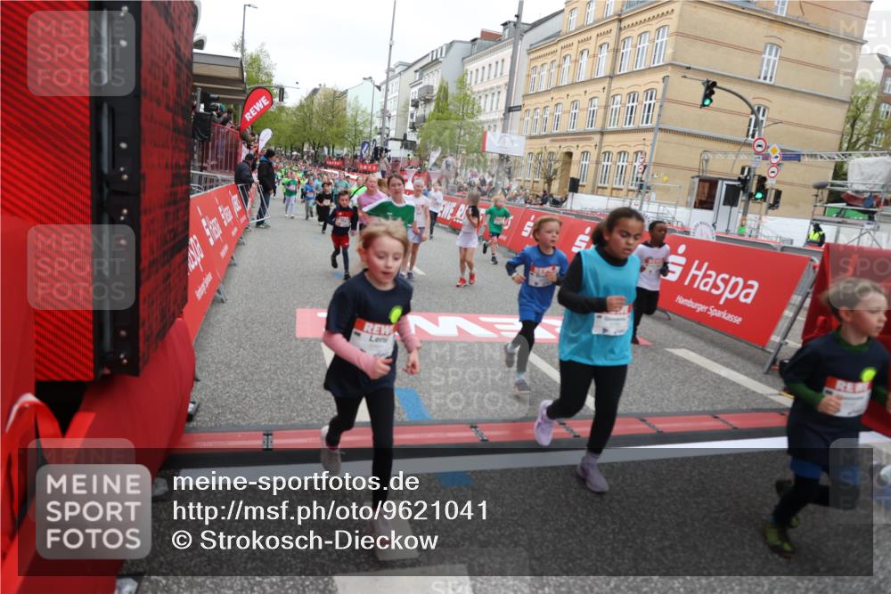 25.04.2026 - Das Zehntel Strokosch-Dieckow http://msf.ph/oto/9621041 25.04.2026 11:00:18 Ziel 5340, 5525, 5649, 5702, 5799, 5858, 5911, 5951, 5972, 6285, 6483, 6536, 6541, 6581, 6584, 6597, 6602, 6950, 7174, 7179, 7219, 7286, 7298, 7993 meine-sportfotos.de
