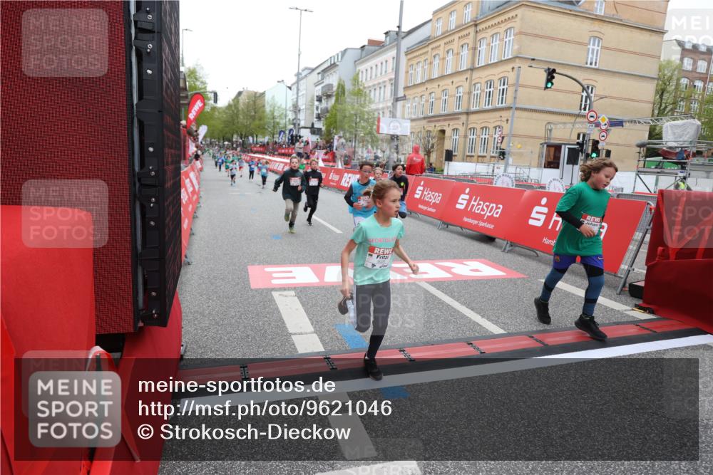 25.04.2026 - Das Zehntel Strokosch-Dieckow http://msf.ph/oto/9621046 25.04.2026 10:55:38 Ziel 5108, 5360, 5726, 5802, 5805, 6026, 6217, 6499, 6539, 6543, 6636, 6653, 6666, 6748, 7130, 7925 meine-sportfotos.de