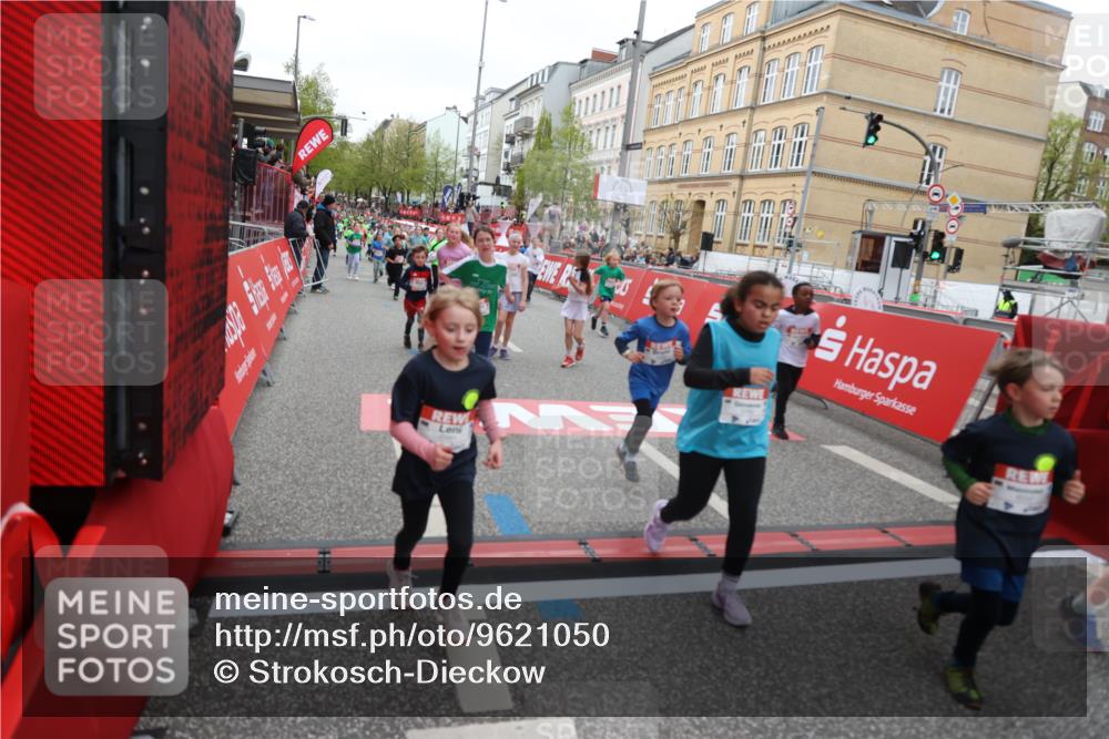 25.04.2026 - Das Zehntel Strokosch-Dieckow http://msf.ph/oto/9621050 25.04.2026 11:00:18 Ziel 5340, 5525, 5649, 5702, 5799, 5858, 5911, 5951, 5972, 6285, 6483, 6536, 6541, 6581, 6584, 6597, 6602, 6950, 7174, 7179, 7219, 7286, 7298, 7993 meine-sportfotos.de